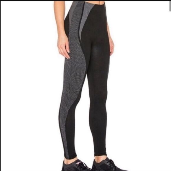 SPANX Seamless High Waisted Curved Line Leggings XL - Picture 3 of 9